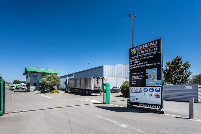 Aperçu des activités de la casse automobile ROUVREAU RECYCLAGE située à NIORT (79000)